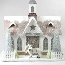 Cody White Horse Barn Putz